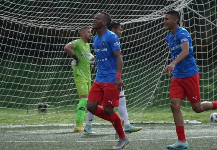 Celebración placina ante el Sporting de San Miguelito. LPF