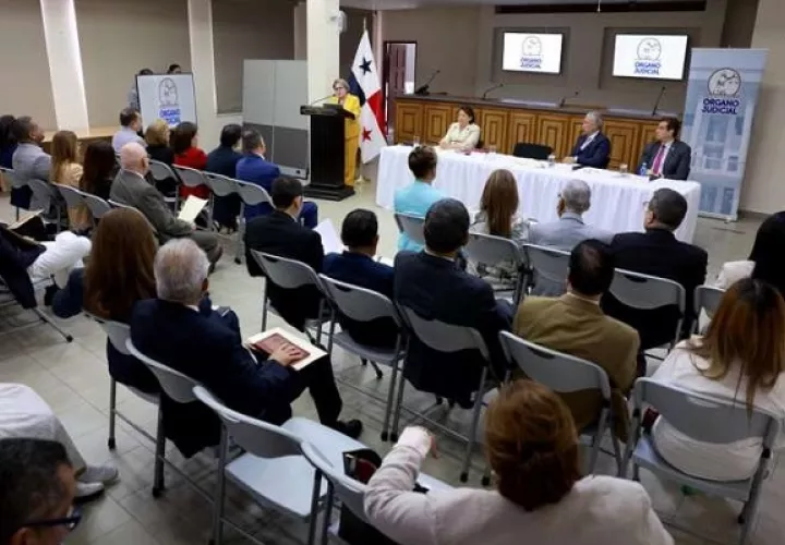 Las autoridades universitarias deberán analizar la nueva propuesta de examen. Foto: Cortesía