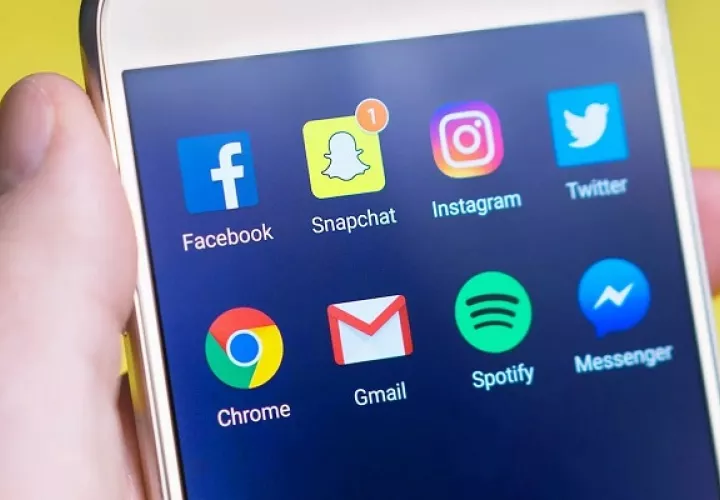 Millones de dólares se mueven a través de las redes sociales. Foto: Pexels
