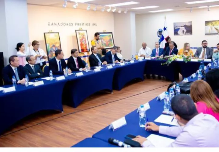 Instalan la Comisión Nacional de Salario Mínimo. Foto: EFE