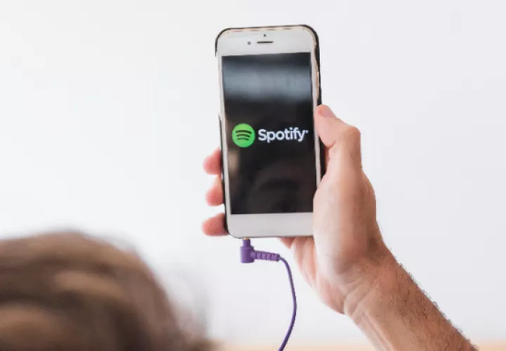 El primer Spotify Singles de Latinoamérica creado 100 % por mujeres. Foto: Ilustrativa / Freepik