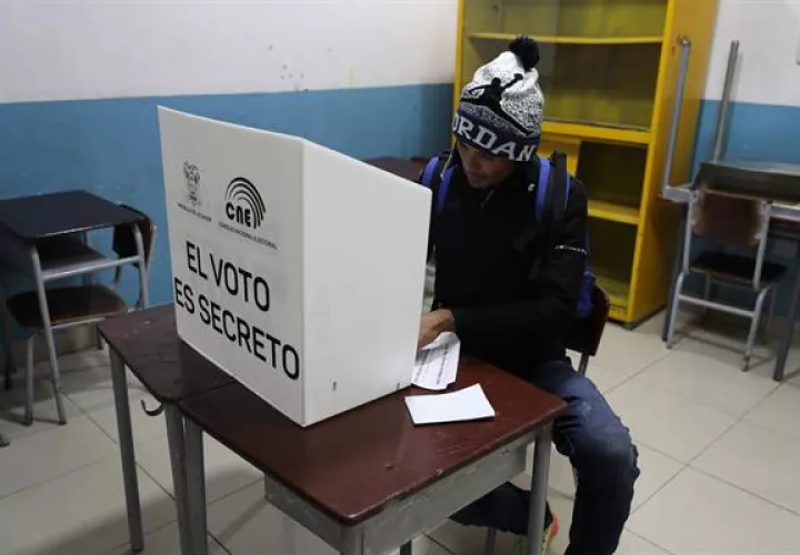 Cierran las mesas de votación.