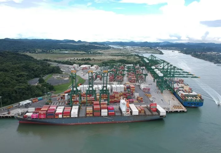 Puerto de PSA.