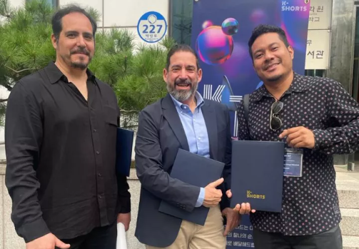 Firma del memorándum de entendimiento con K- Shorts. Foto: Cortesía
