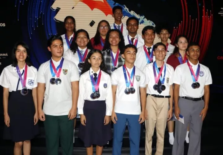 Los 15 finalistas del Concurso Nacional de Oratoria 2023. Foto: Víctor Arosemena