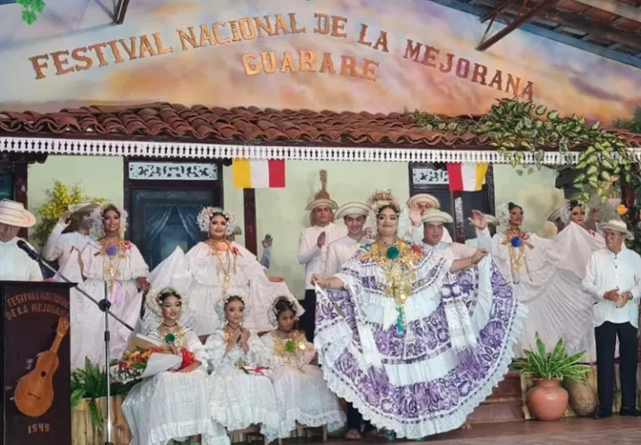 La festividad inició con una gran tuna por los alrededores del pueblo de Guararé. Foto: Thays Domínguez