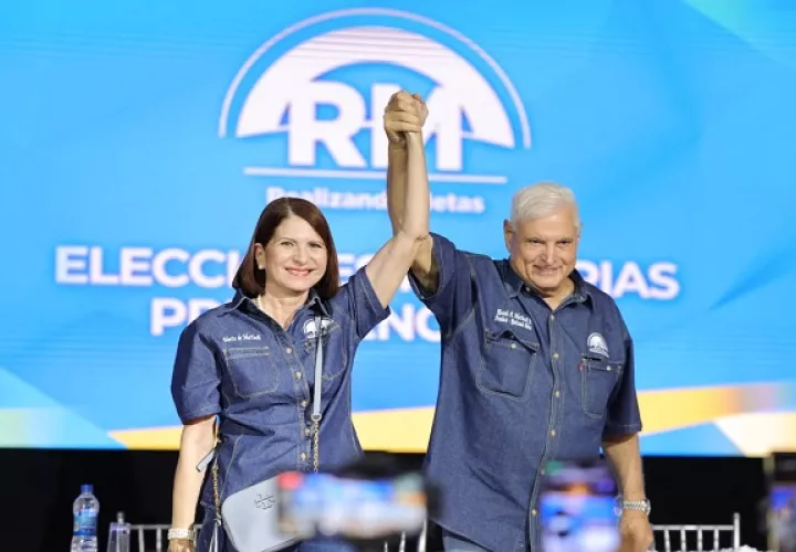 Ricardo Martinelli recalcó que su esposa, Marta Linares, es una mujer honesta y trabajadora.