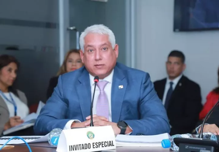 Simpson sucedió en el cargo a José Gabriel Carrizo, actual candidato presidencial del PRD. Foto: Cortesía Asamblea