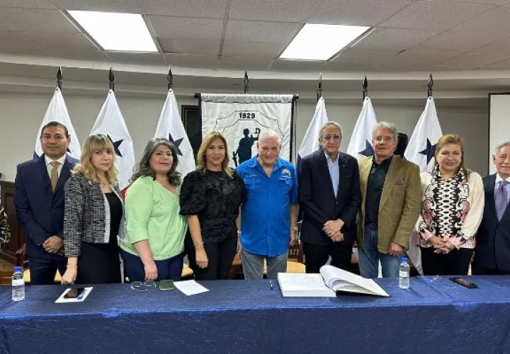 Reunión entre Ricardo Martinelli y la Junta Directiva del Colegio Nacional de Abogados. Foto: Cortesía