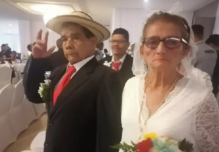 Un total de 38 parejas contrajeron matrimonio civil. Foto: Diomedes Sánchez 