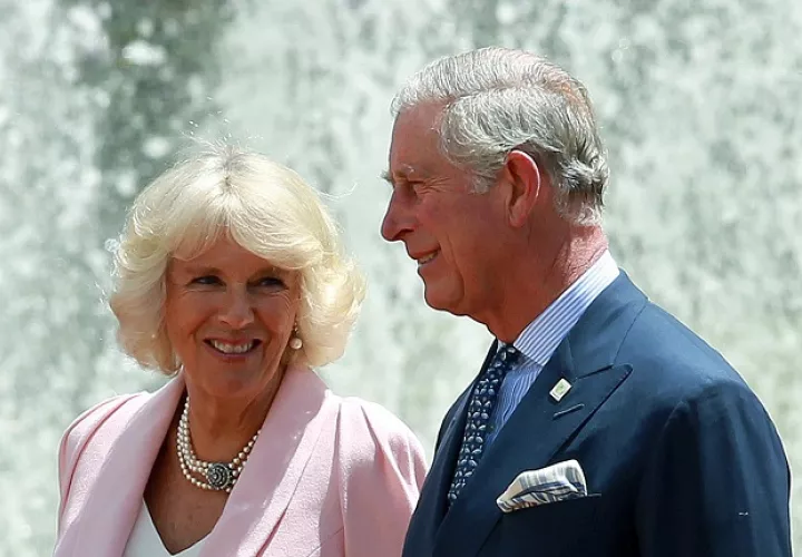 Camila y Carlos III. Foto: EFE
