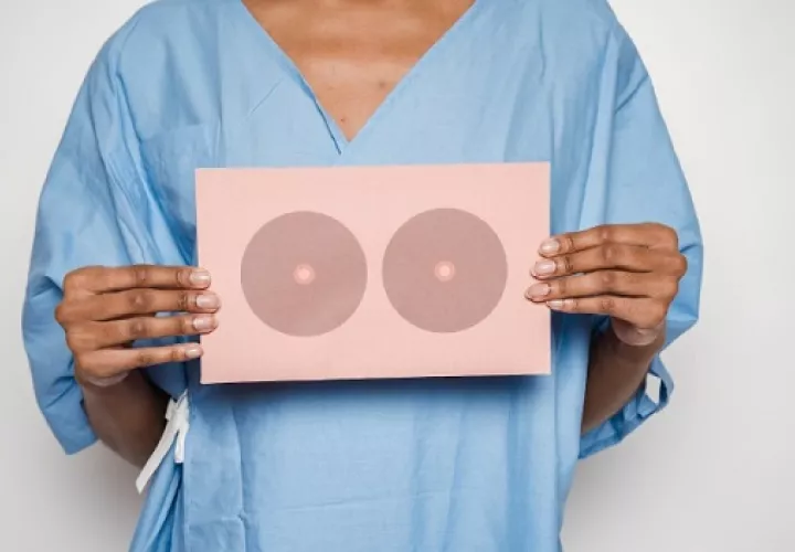 La mujer tiene más riesgos de padecer cáncer de mama. Foto: Ilustrativa / Pexels
