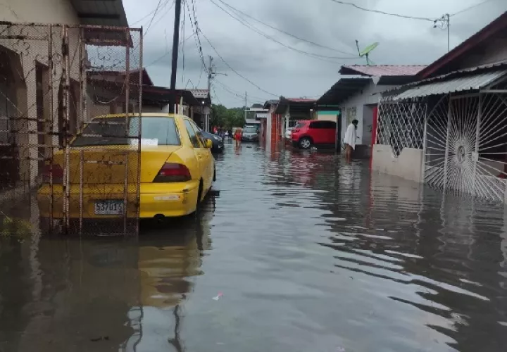 Las inundaciones se presentaron en la comunidad de la Resurrección en el corregimiento de Cristóbal. Foto. Diomedes Sánchez