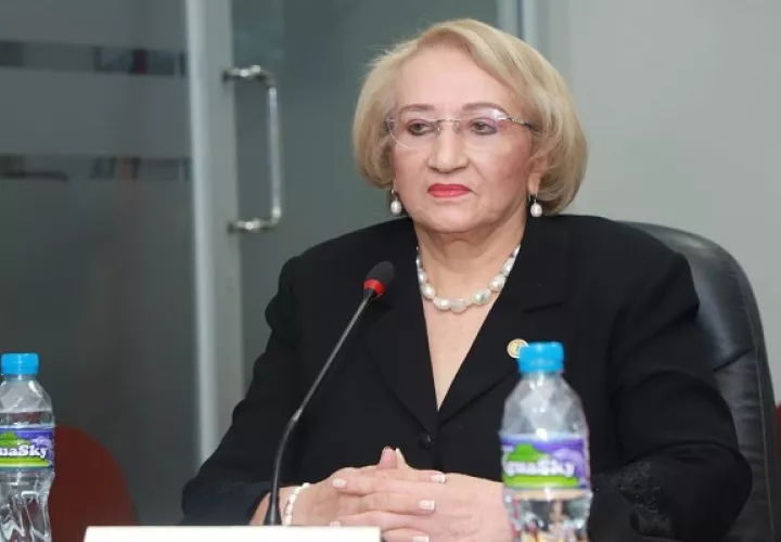 Etelvina Medianero de Bonagas dijo que pronto estará listo el reglamento para los doctorados. Foto: Cortesía/AN