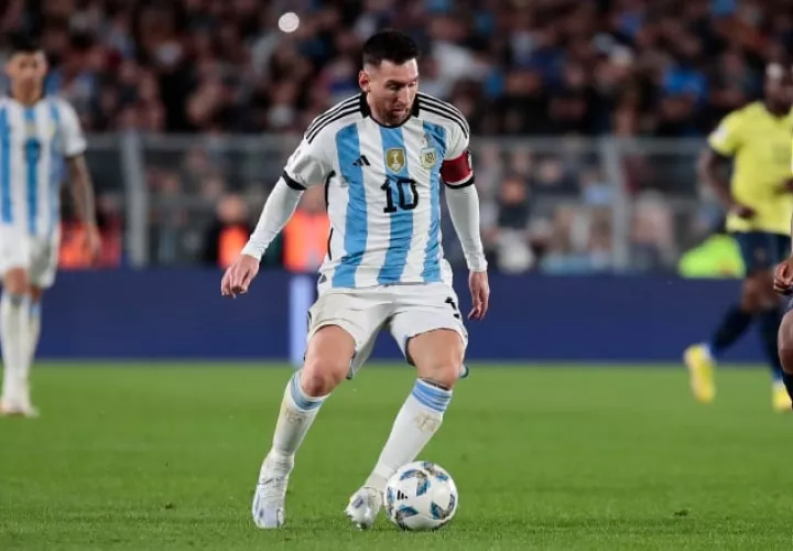 El técnico de Argentina, Lionel Scaloni, no garantizó que Messi sea titular ante Bolivia. Foto: EFE