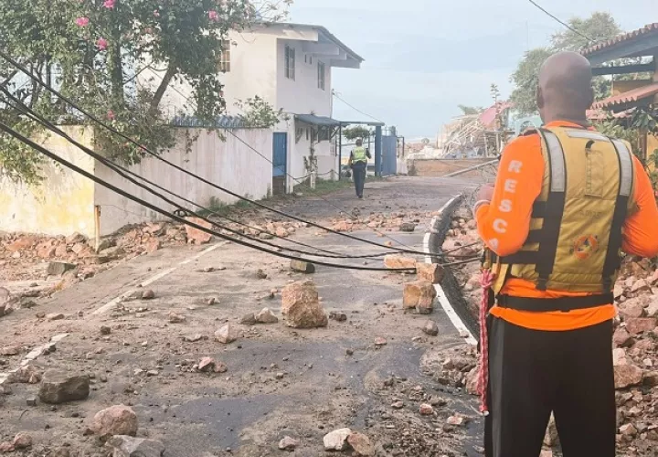 Magnitud del daño ocasionado por las fuertes olas en Farallón, distrito de Antón. Foto: Cortesía Sinaproc