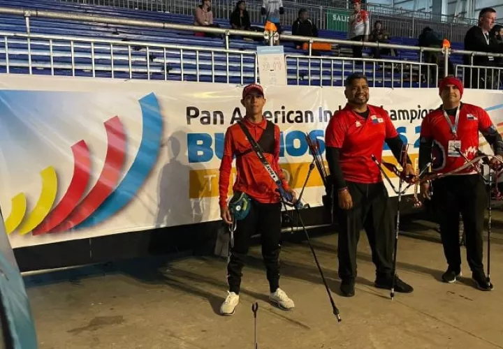 Panameños en el torneo tiro con arco. Foto: Cortesía