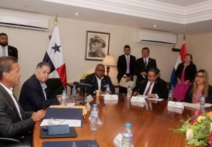 Comisión de Credenciales, Reglamento, Ética Parlamentaria y Asuntos Judiciales. Foto: Cortesía Asamblea Nacional