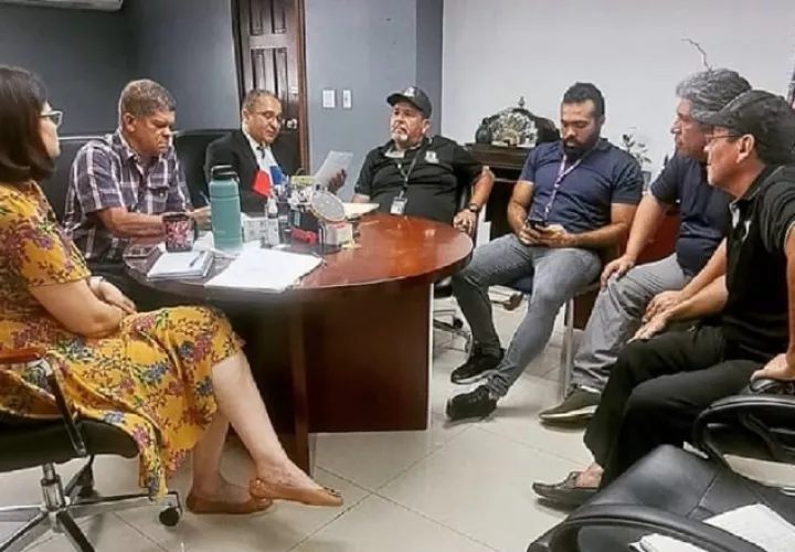 Representantes de clubes de caza conversaron con MiAmbiente días atrás sobre la cacería de subsistencia y otros aspectos en torno a las normas vigentes. Foto: Cortesía