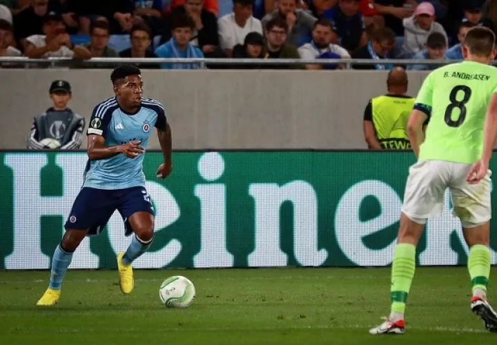 César Blackman del Slovan Brastislava de Eslovaquia. Foto: Instagram 