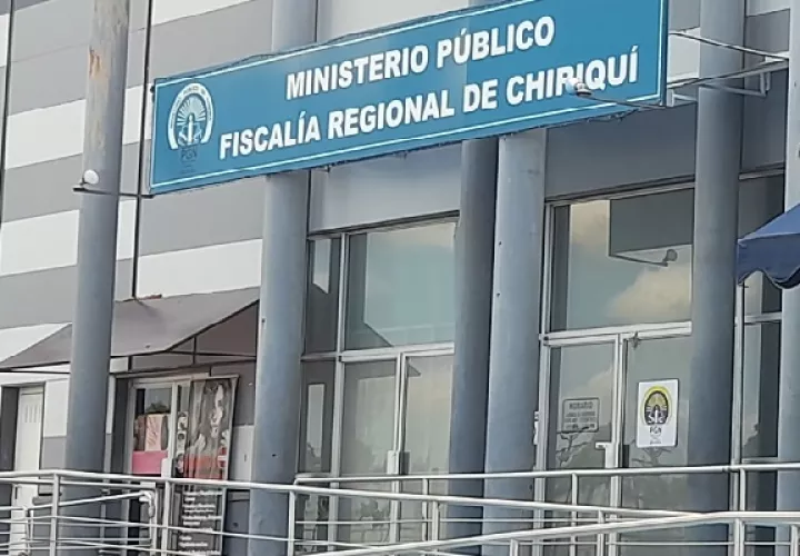 Una fuente confirmó que el hombre de unos de 28 años, que amenazó a los funcionarios del Ministerio Público, reside en la ciudad de David y es investigado por otra causa penal. Foto. Archivo