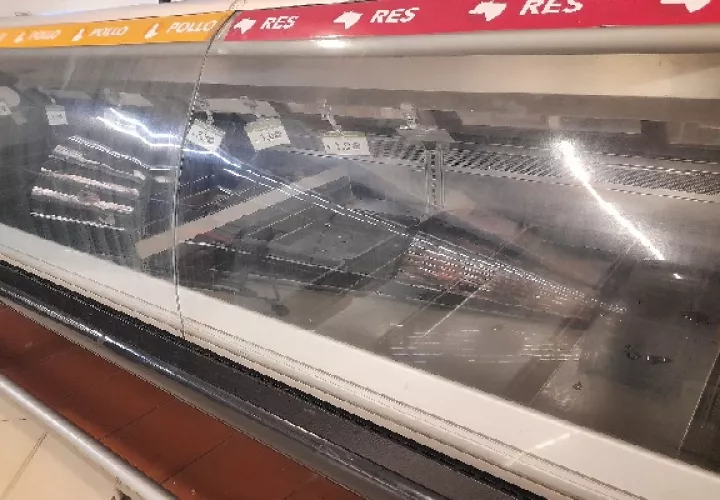 Las estanterías de los supermercados ya no tienen productos cárnicos. Foto. José Vásquez