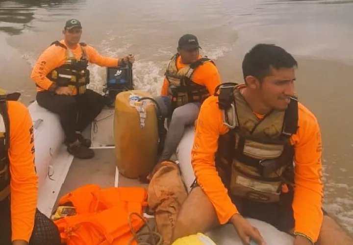 Las autoridades precisan que las labores de búsqueda se concentran río arriba y áreas aledañas. Foto. Cortesía Sinaproc