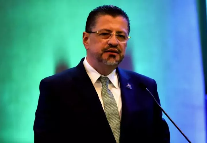 Presidente de Costa Rica, Rodrigo Chaves, llega a Panamá en visita oficial. Foto: Cortesía
