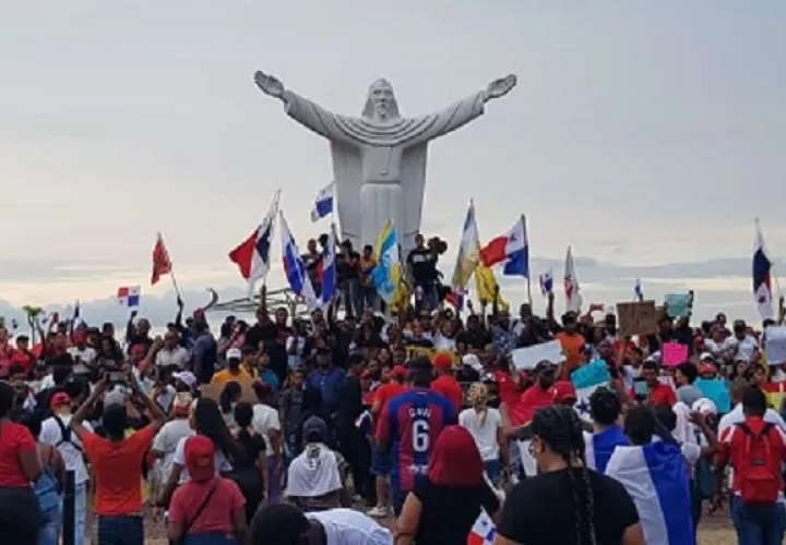 Una concentración religiosa fue lo que desarrollaron las fuerzas vivas de la provincia de Colón. Foto: Diomedes Sánchez  