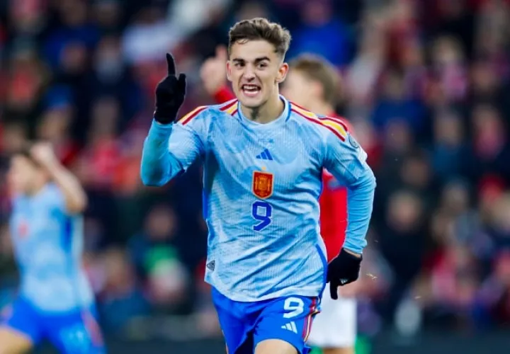 El español Gavi festeja su gol. Foto: EFE