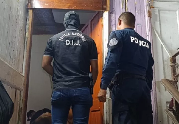 La Policía Nacional llegó al lugar y procedió a cerrar toda la escena donde se dio el crimen. Foto: Diomedes Sánchez 