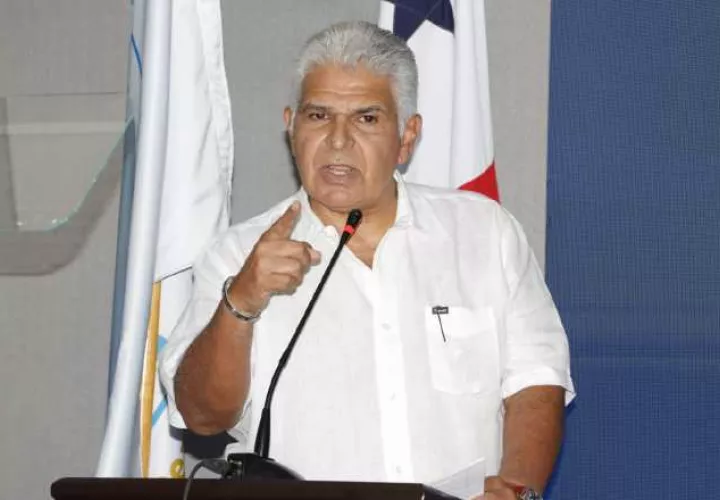 José Raúl Mulino. Víctor Arosemena.