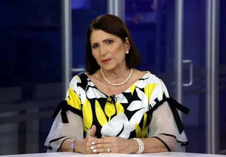 Marta Linares de Martinelli, candidata a la vicepresidencia de la República por los partidos Realizando Metas y Alianza. Víctor Arosemena.  