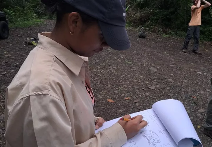 Estudiantes dedicaron extensas jornadas a este trabajo. Foto: Cortesía
