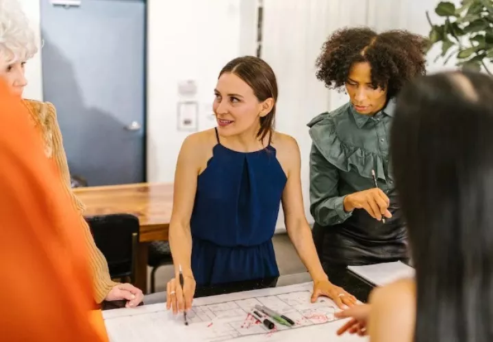  Un 33% de los talentos femeninos bajaron sus expectativas salariales en entrevistas laborales por miedo a no quedar entre los elegidos. Foto: Ilustrativa/Pexels