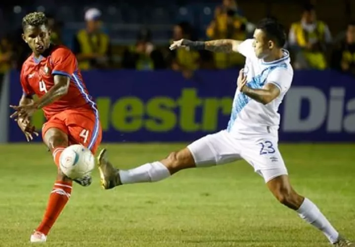 Fidel Escobar de Panamá en el partido de ida contra Guatemala. Foto:EFE