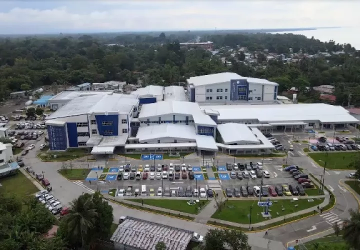 Con una inversión de 64 millones de dólares, este moderno centro médico en Chiriquí es uno de los hospitales del interior del país que cuenta con avanzada tecnología.. Foto. Cortesía CSS