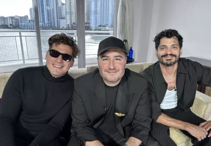 Los miembros de la banda mexicana Reik, (de i a d) Julio Mejía Eguía, Jesús 'Chuy' Navarro y Gilberto 'Bibi' Marín. Foto: EFE / Alicia Civita