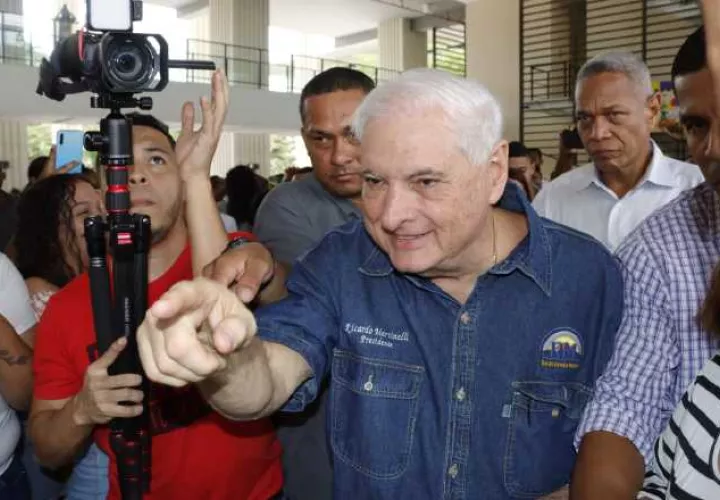 Ricardo Martinelli, candidato presidencial por Realizando Metas y Alianza. Víctor Arosemena