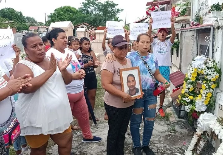 Los familiares del difunto sospechan que pudo haber mano criminal. Foto: Melquiades Vásquez.