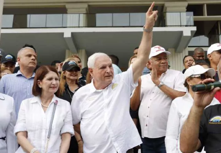 La fórmula presidencial de Ricardo Martinelli y Marta Linares de Martinelli encabezan los niveles de popularidad de caras a las elecciones del 5 de mayo de 2024.