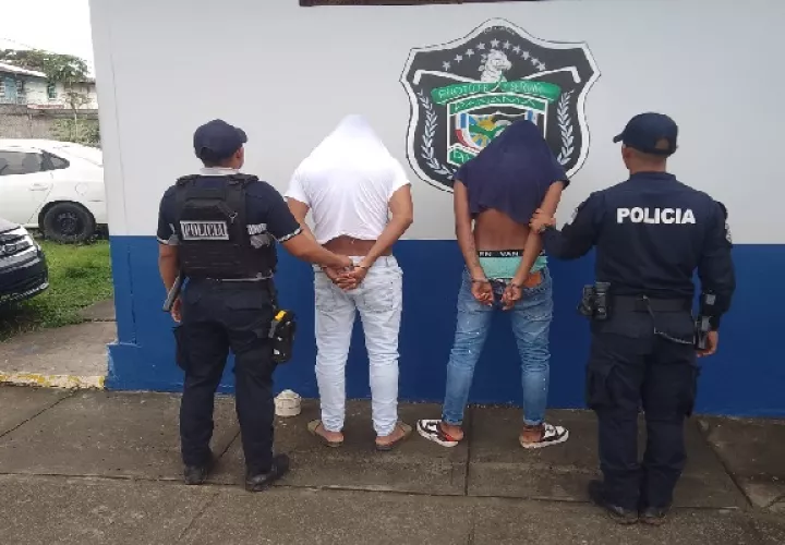 Los ciudadanos fueron interceptados mientras huían en un sedán por el sector de Vacamonte. Foto. Proteger y Servir
