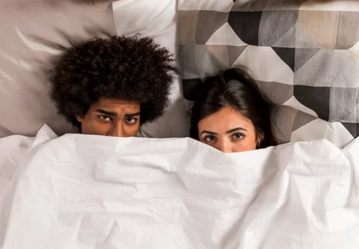 Es común que en las relaciones estables la vida sexual se vaya apagando debido a la rutina, por lo tanto, se debe buscar una solución. Foto:  Ilustrativa / Freepik