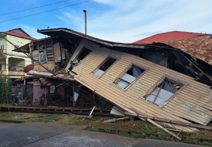 Todo el perímetro fue cerrado para evitar que las personas vuelvan a ocupar esta casa. Foto: Cortesía
