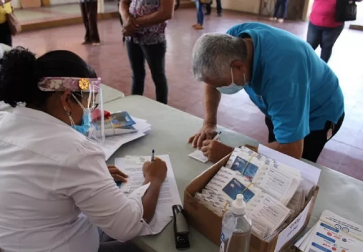 Actualmente más de 100,000 jubilados cobran menos de 350 dólares al mes. Foto: Cortesía/CSS