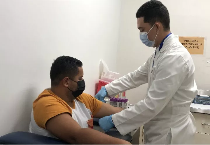 De 101 donaciones recibidas en el banco de sangre durante el mes de noviembre, solo tres fueron voluntarias, el resto fueron depositadas directamente para cirugías. Foto. Thays Domínguez