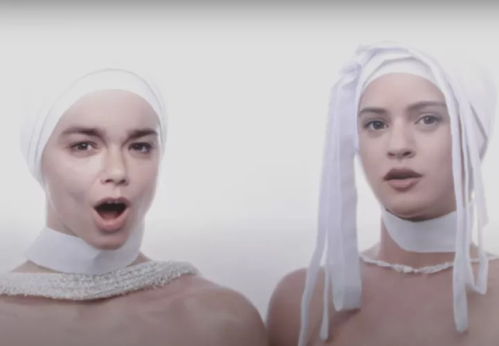 Björk y Rosalía en el 'videoclip' de 'Oral'. Foto: Youtube