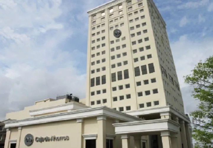 Caja de Ahorros evitó mencionar puntualmente el nombre del Suntracs. Foto: Cortesía