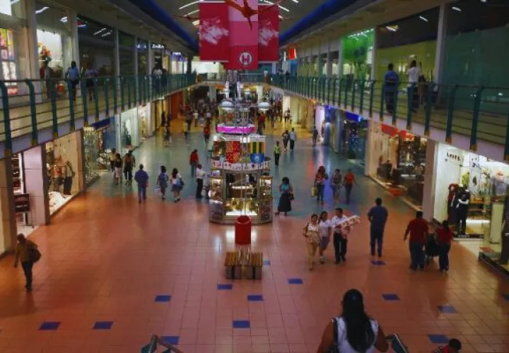 Los centros comerciales se ha visto afectados por la crisis. Foto: Archivo