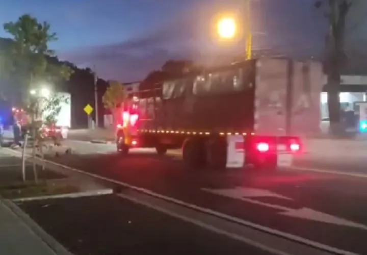 Los camiones con mercancía comenzaron a movilizarse rumbo a la ciudad capital. 